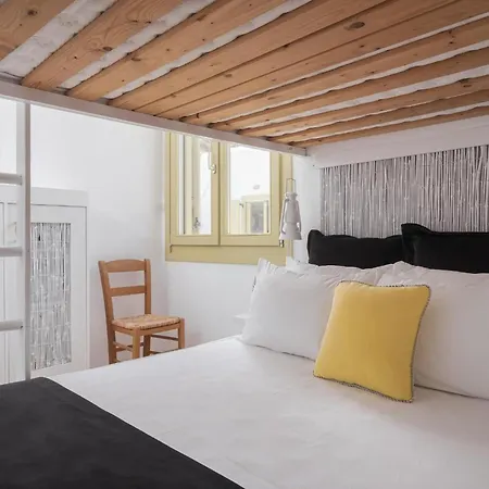 Dazzling Kythnos | Elixir | 3 Bedrooms | Located On Top Of Kastella Beach | Shared Infinity Pool | Panoramic Vistas Of Aegan Sea | Stimata * Mérichas