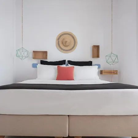 Vila Dazzling Kythnos | Elixir | 3 Bedrooms | Located On Top Of Kastella Beach | Shared Infinity Pool | Panoramic Vistas Of Aegan Sea | Stimata *