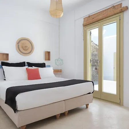 Vila Dazzling Kythnos | Elixir | 3 Bedrooms | Located On Top Of Kastella Beach | Shared Infinity Pool | Panoramic Vistas Of Aegan Sea | Stimata *